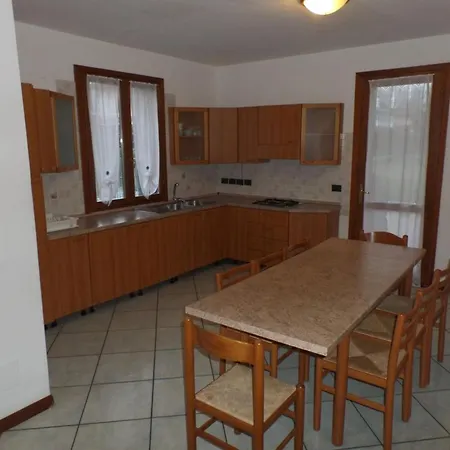 Large With Bbq And Garden Villa *